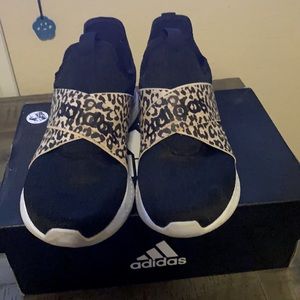 Women’s Adidas sneaker